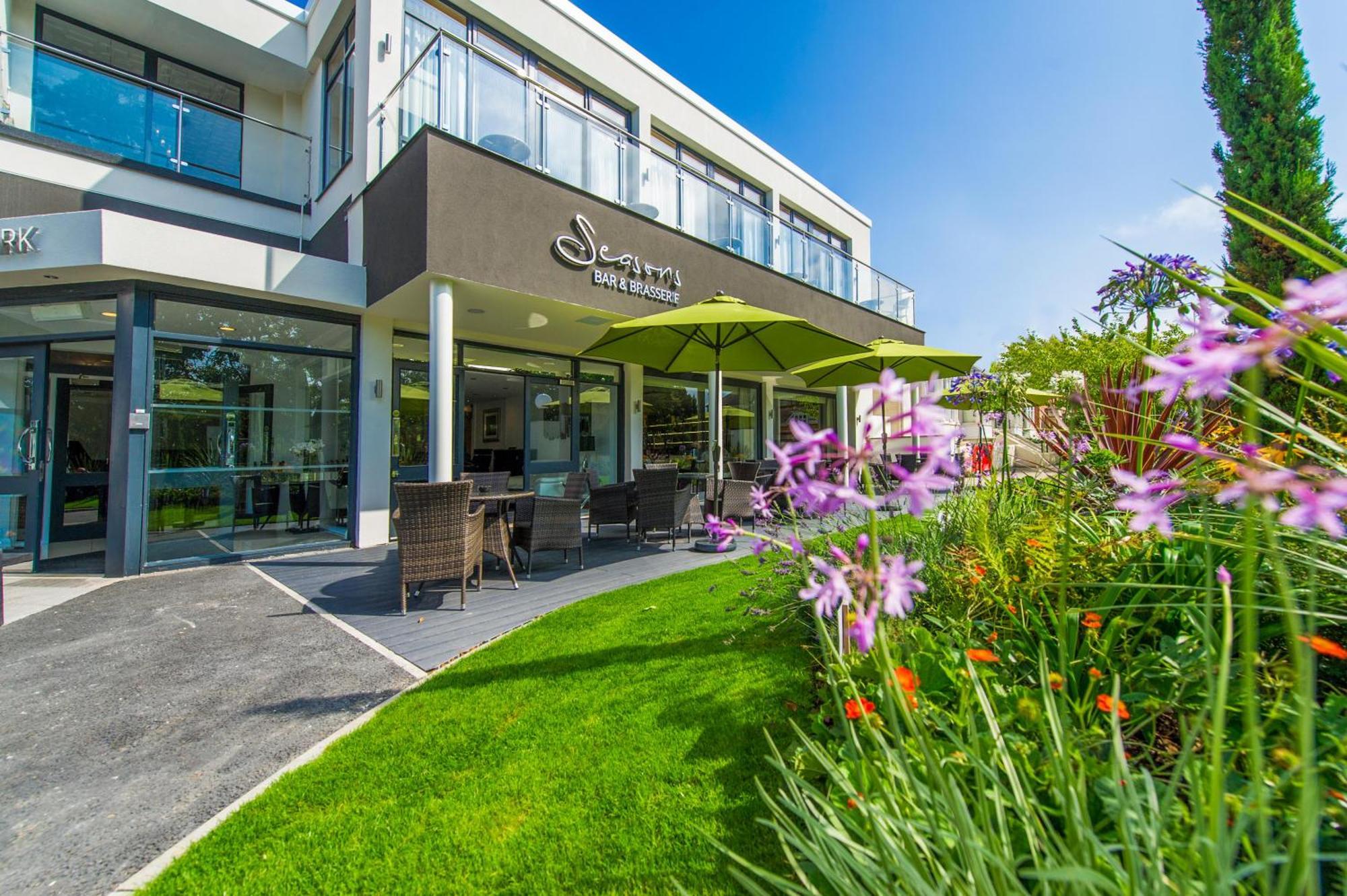 The Park Hotel 반스테이플 외부 사진