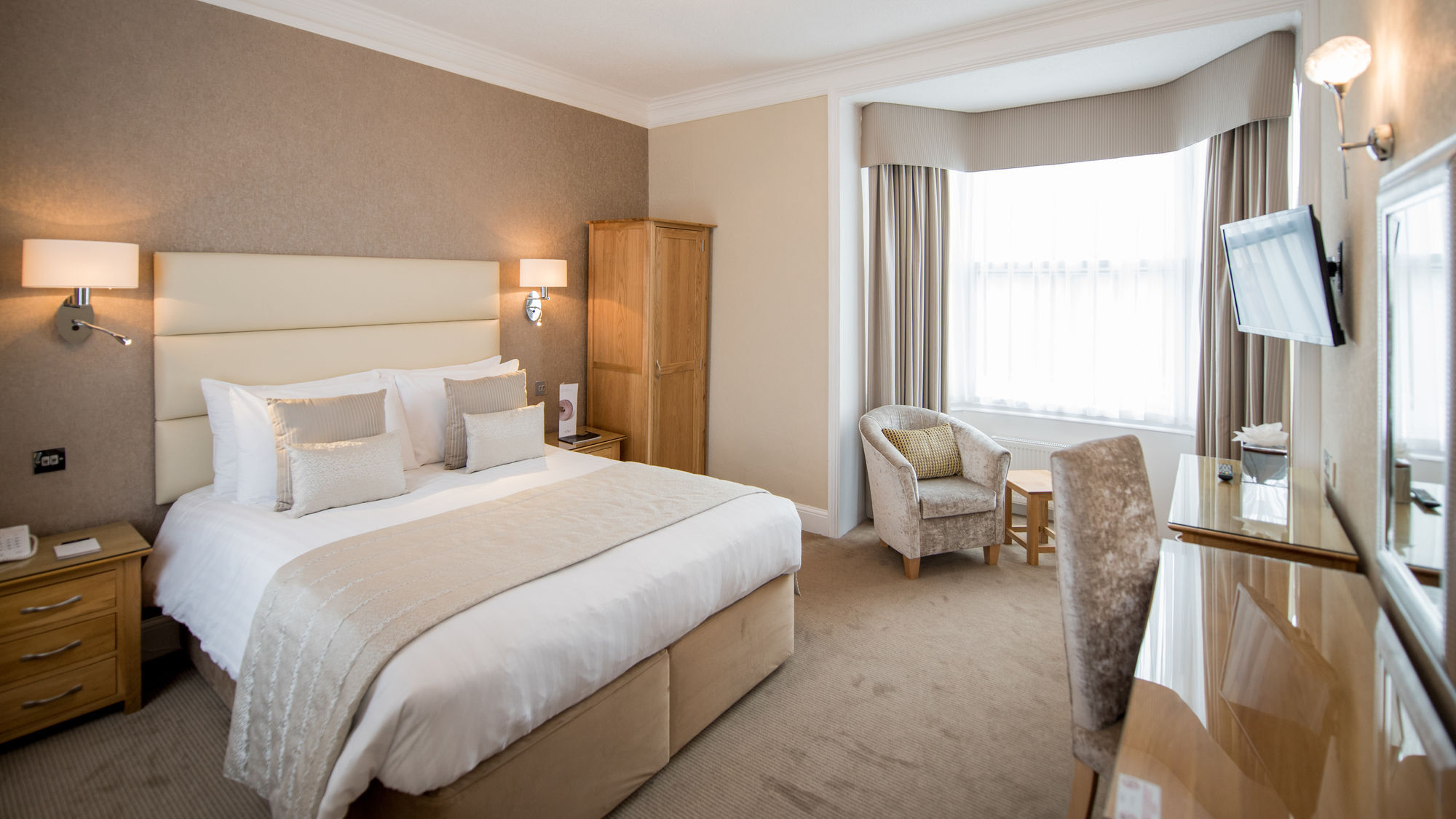 The Park Hotel 반스테이플 외부 사진